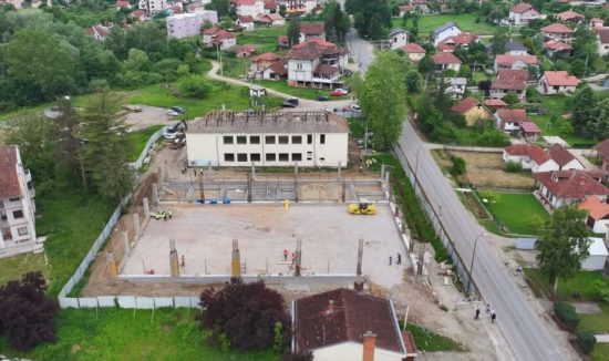 Škola i hala