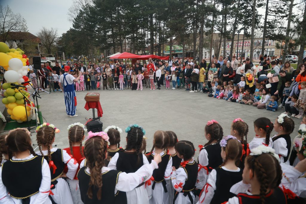 Vaskrsnje radovanje u Mionici (2)